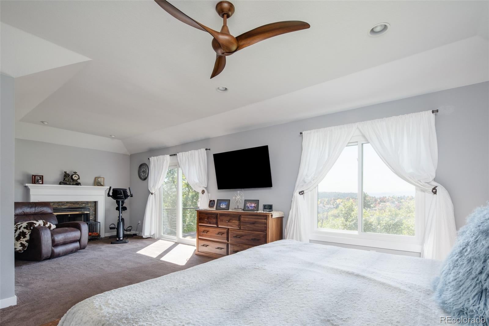 Castle Pines, Colorado, 80108, United States, 5 Bedrooms Bedrooms, ,5 BathroomsBathrooms,Residential,Active,2009383