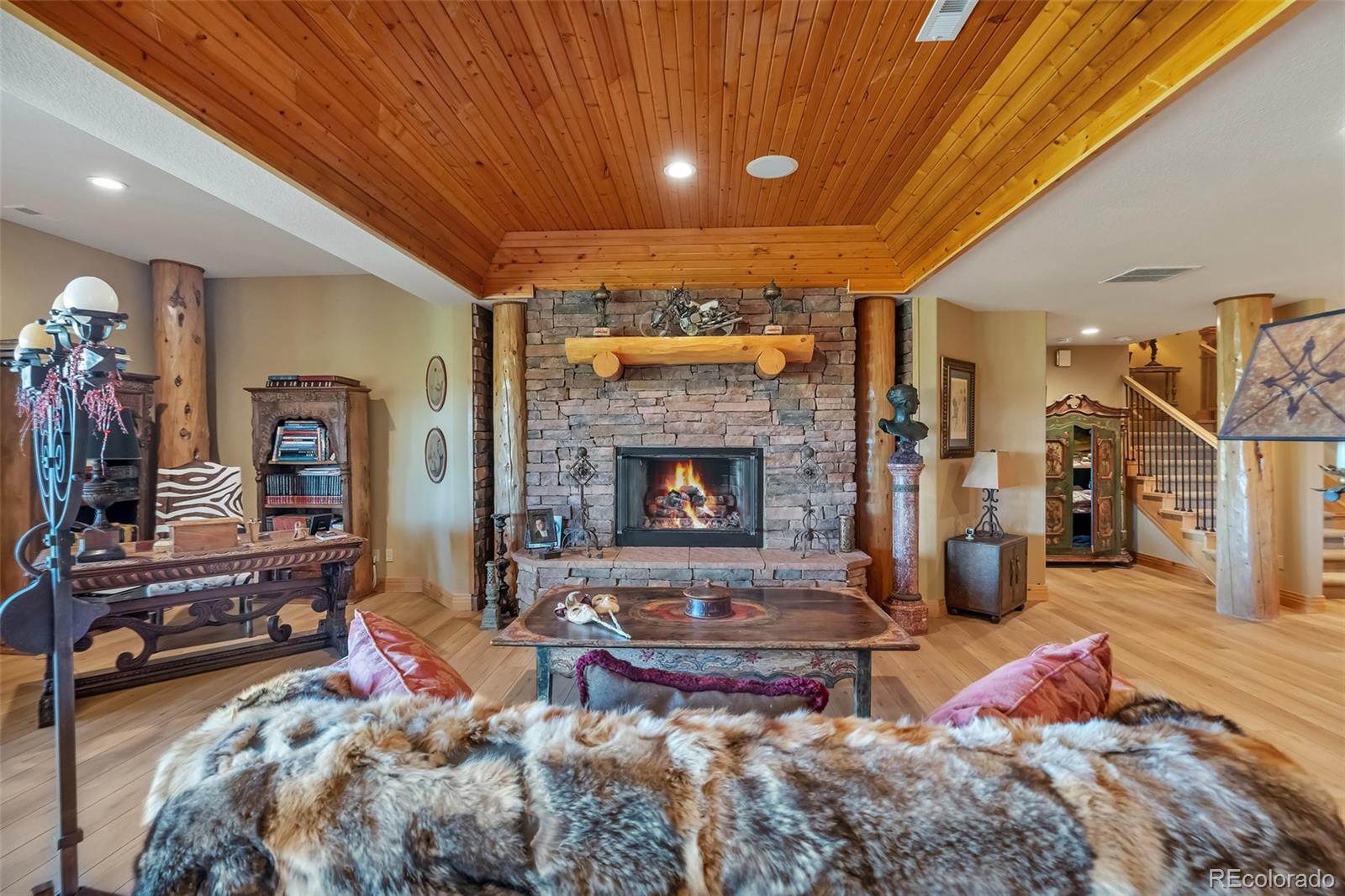 Larkspur, Colorado, 80118, United States, 4 Bedrooms Bedrooms, ,5 BathroomsBathrooms,Residential,Active,1841306