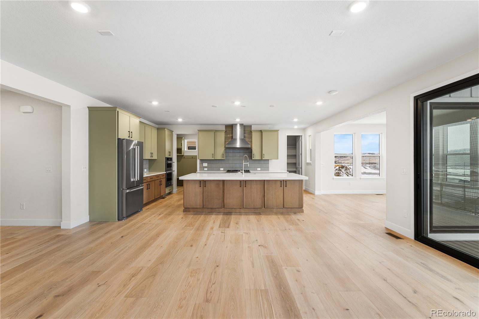 Lone Tree, Colorado, 80134, United States, 6 Bedrooms Bedrooms, ,6 BathroomsBathrooms,Residential,Active,2010173