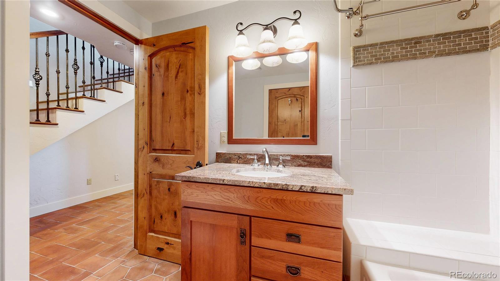 Littleton, Colorado, 80125, United States, 4 Bedrooms Bedrooms, ,5 BathroomsBathrooms,Residential,Active,2007000