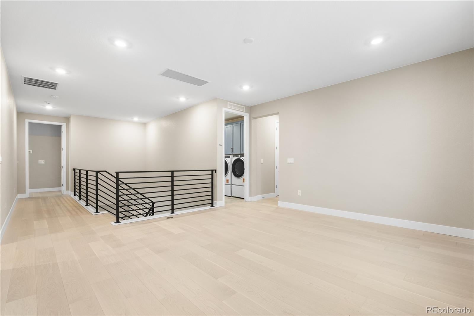 Lone Tree, Colorado, 80134, United States, 6 Bedrooms Bedrooms, ,7 BathroomsBathrooms,Residential,Active,2010172