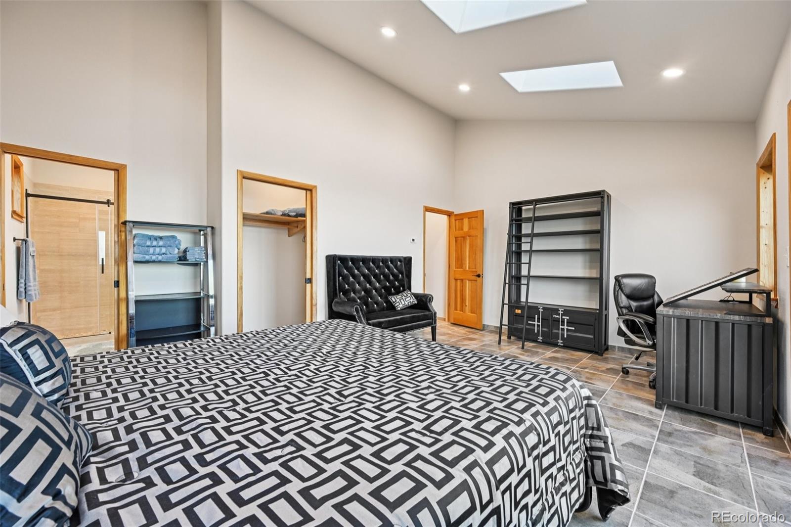 Manitou Springs, Colorado, 80829, United States, 6 Bedrooms Bedrooms, ,6 BathroomsBathrooms,Residential,Active,1997562