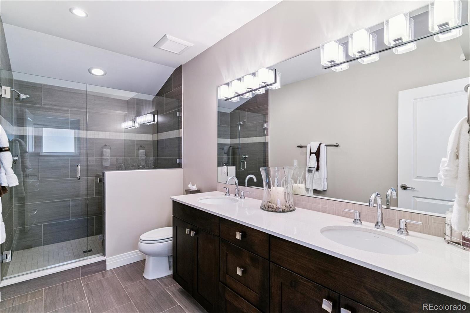 Denver, Colorado, 80205, United States, 4 Bedrooms Bedrooms, ,4 BathroomsBathrooms,Residential,Active,1905128