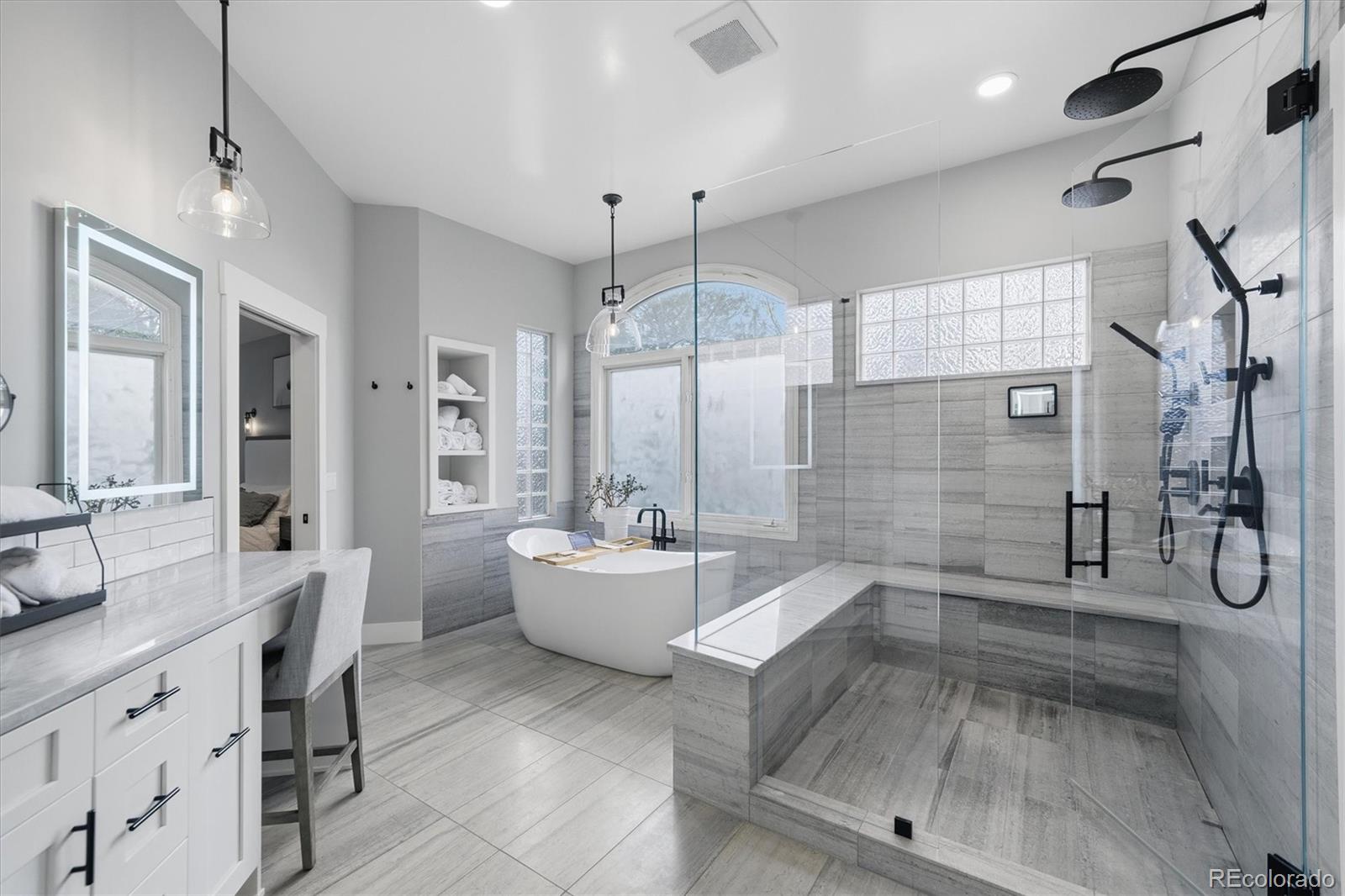 Littleton, Colorado, 80123, United States, 5 Bedrooms Bedrooms, ,6 BathroomsBathrooms,Residential,Active,2012465