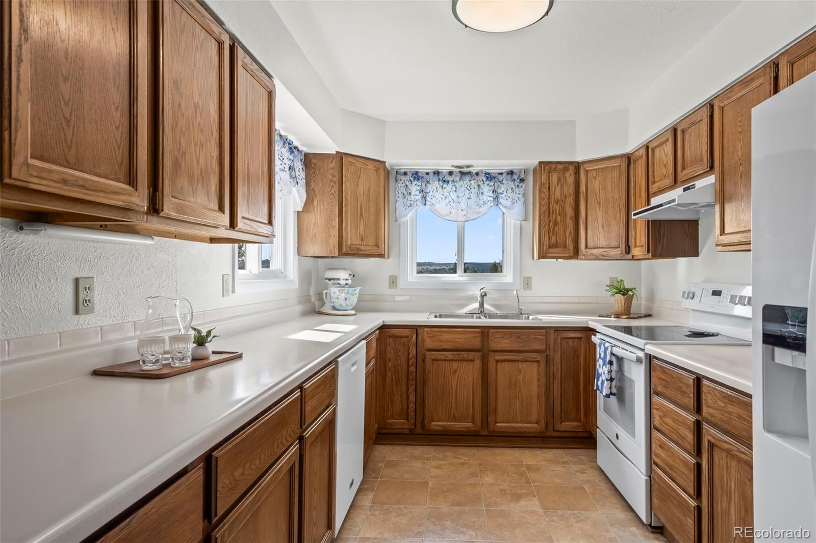 Boulder, Colorado, 80303, United States, 4 Bedrooms Bedrooms, ,3 BathroomsBathrooms,Residential,Active,1953379