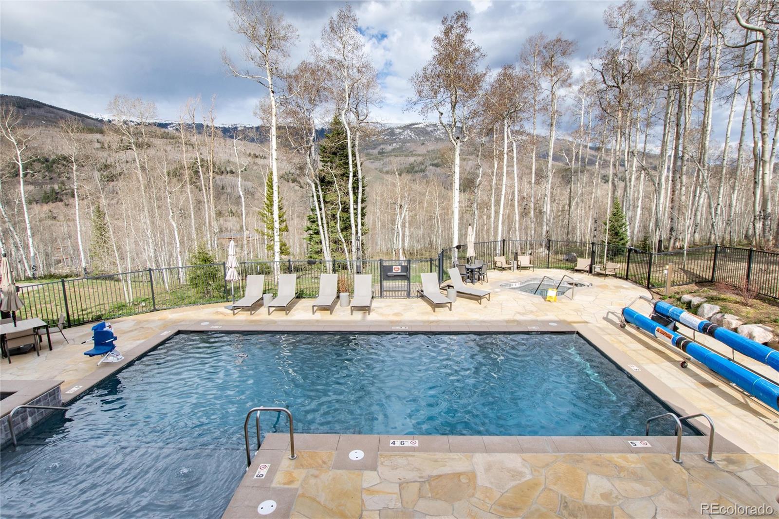 Silverthorne, Colorado, 80498, United States, 3 Bedrooms Bedrooms, ,3 BathroomsBathrooms,Residential,Active,1823934