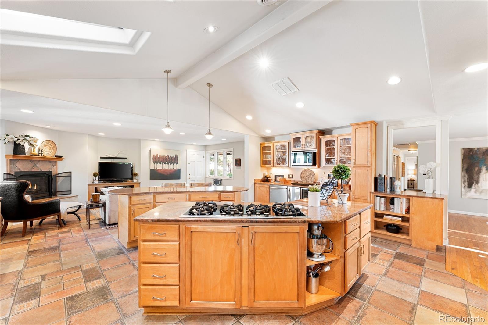 Littleton, Colorado, 80123, United States, 4 Bedrooms Bedrooms, ,3 BathroomsBathrooms,Residential,Active,2045011