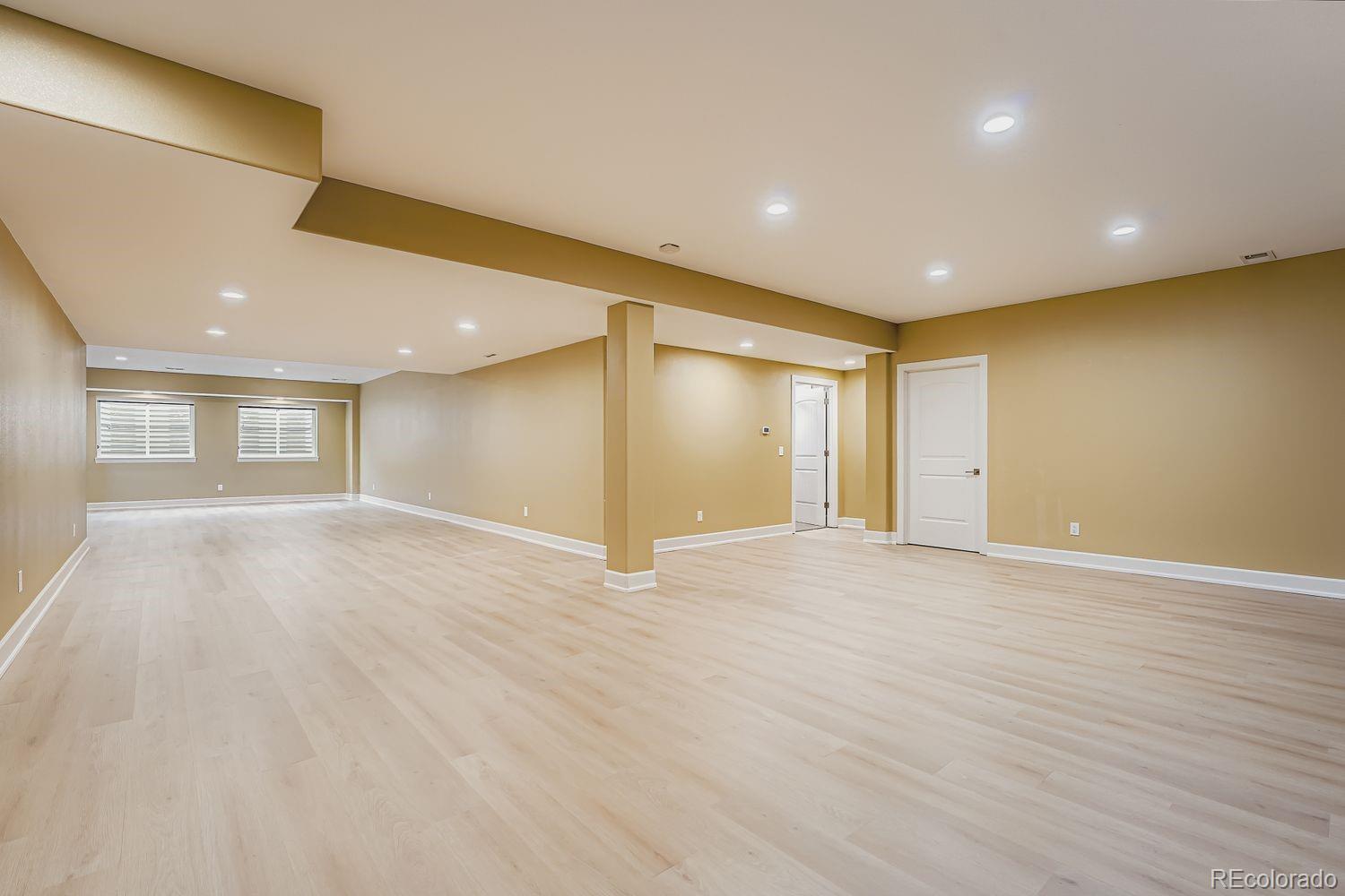 Littleton, Colorado, 80125, United States, 4 Bedrooms Bedrooms, ,5 BathroomsBathrooms,Residential,Active,2008311