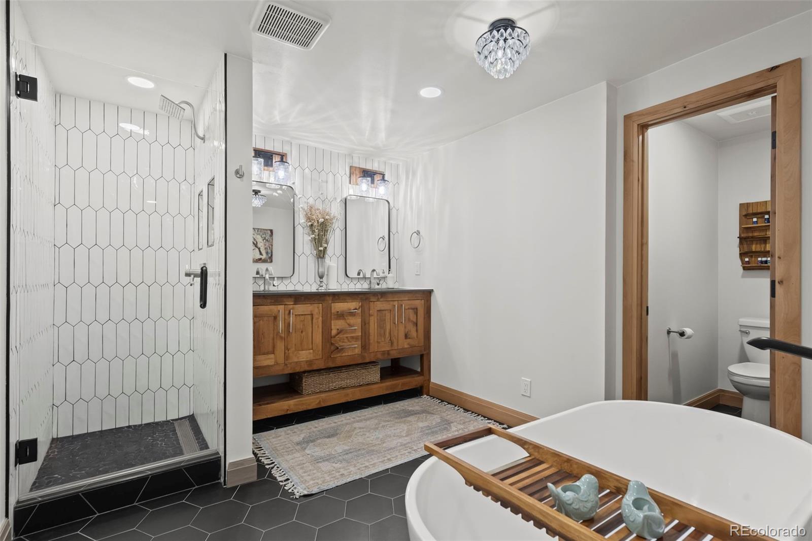 Boulder, Colorado, 80303, United States, 4 Bedrooms Bedrooms, ,3 BathroomsBathrooms,Residential,Contingent,1944032