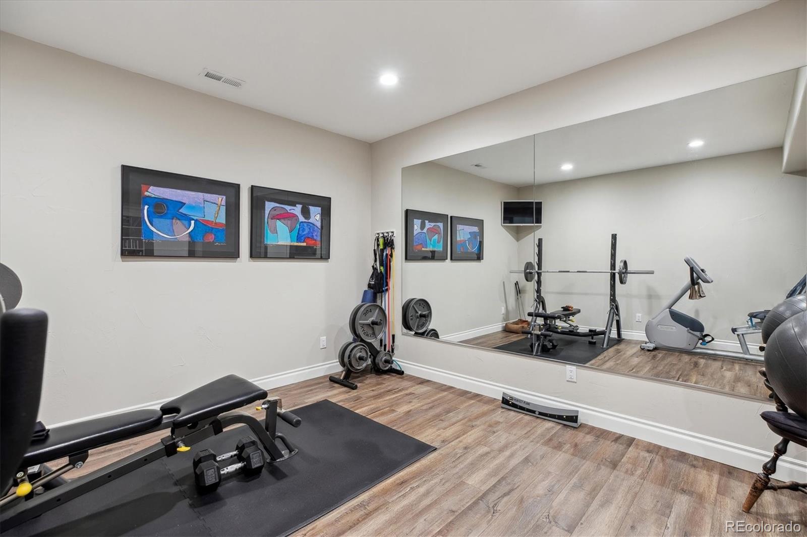 Littleton, Colorado, 80123, United States, 3 Bedrooms Bedrooms, ,4 BathroomsBathrooms,Residential,Active,1905081