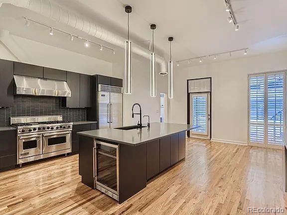 Denver, Colorado, 80202, United States, 2 Bedrooms Bedrooms, ,3 BathroomsBathrooms,Residential,Active,2001344