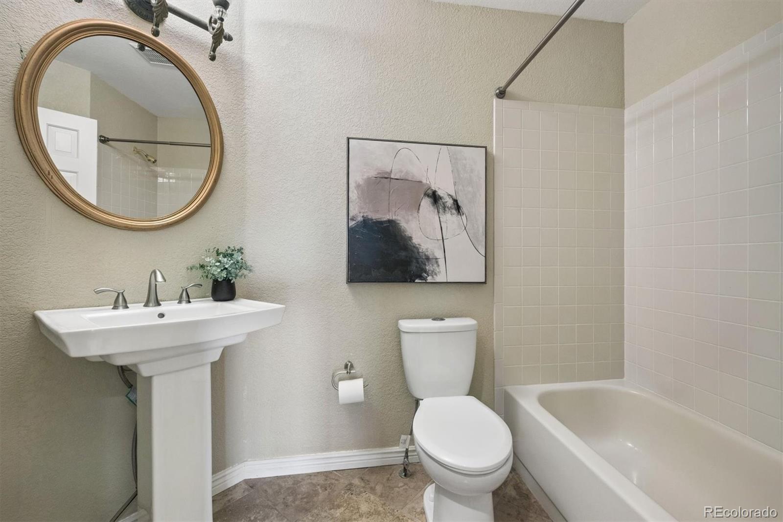Highlands Ranch, Colorado, 80126, United States, 4 Bedrooms Bedrooms, ,3 BathroomsBathrooms,Residential,Active,2045752