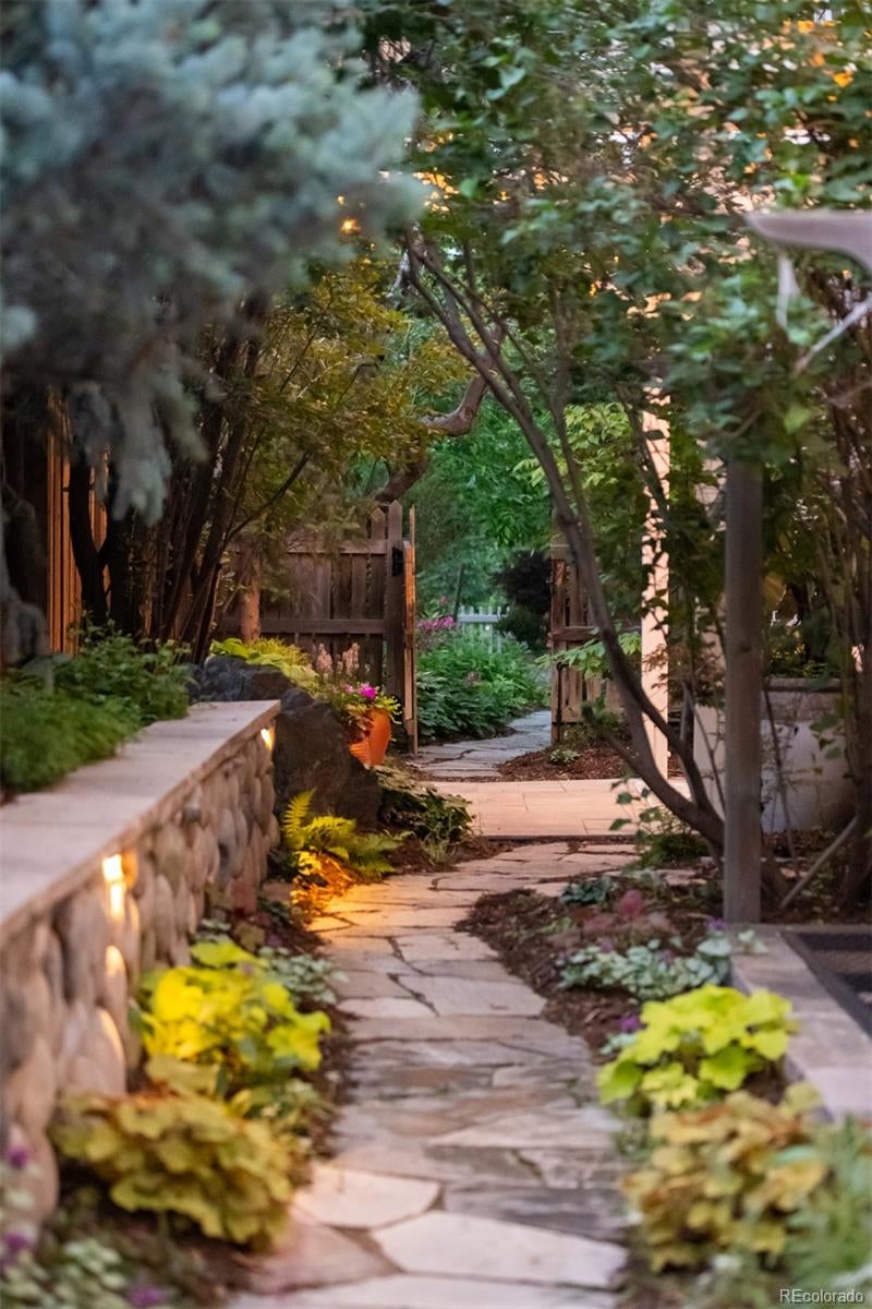 Boulder, Colorado, 80302, United States, 4 Bedrooms Bedrooms, ,5 BathroomsBathrooms,Residential,Active,1953427