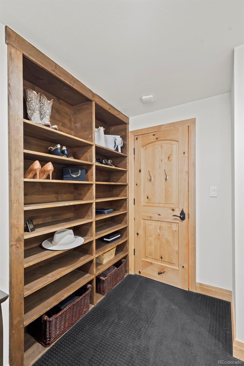 Boulder, Colorado, 80303, United States, 4 Bedrooms Bedrooms, ,3 BathroomsBathrooms,Residential,Contingent,1944032