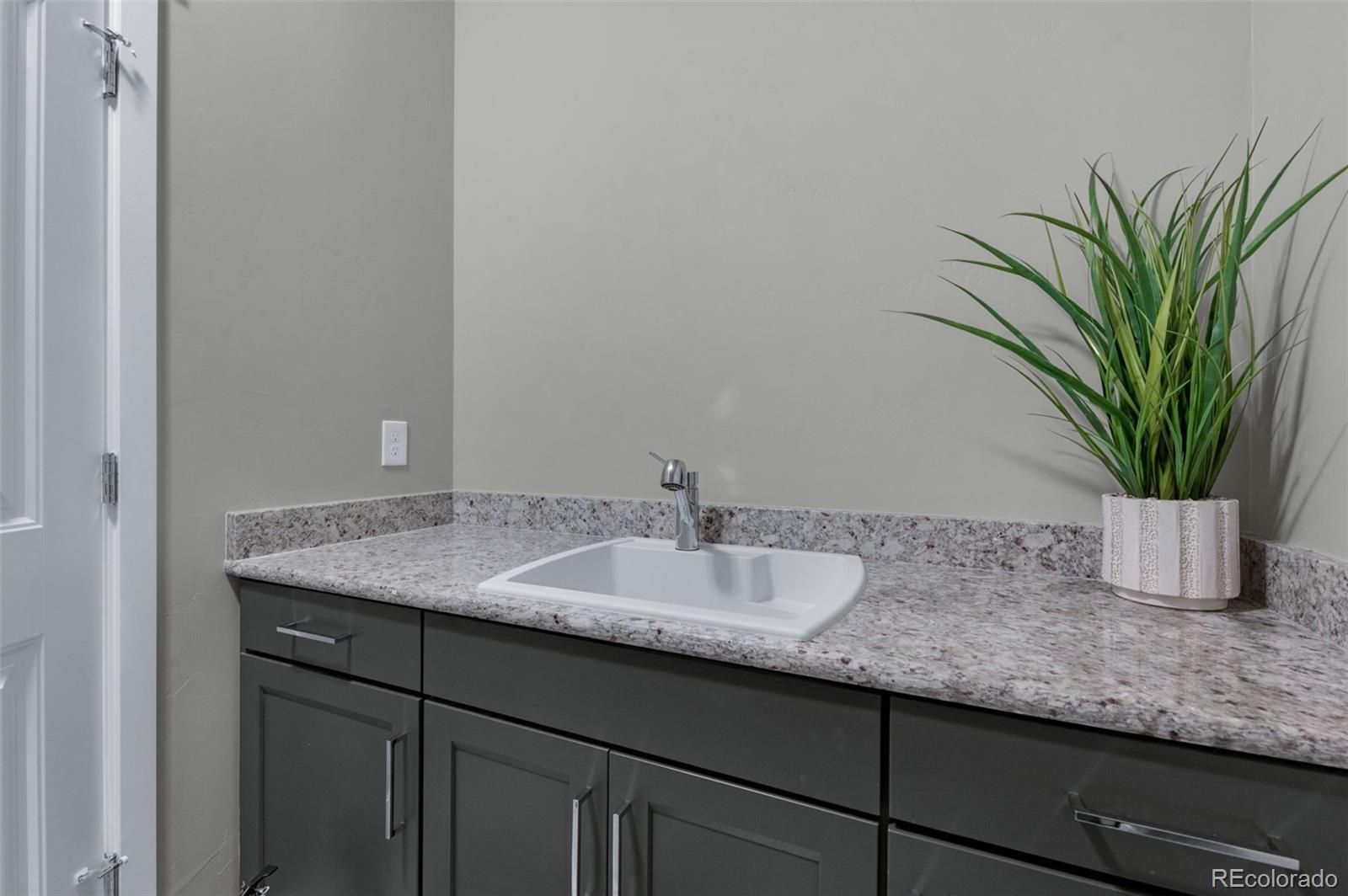 Colorado Springs, Colorado, 80908, United States, 7 Bedrooms Bedrooms, ,6 BathroomsBathrooms,Residential,Active,1969644