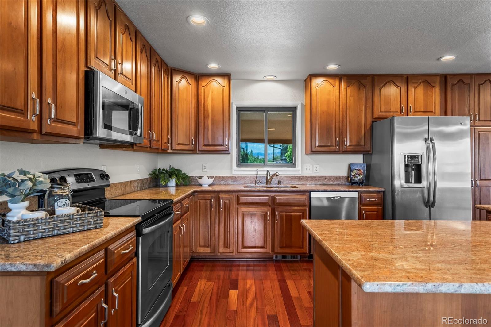 Boulder, Colorado, 80303, United States, 4 Bedrooms Bedrooms, ,4 BathroomsBathrooms,Residential,Active,1944019