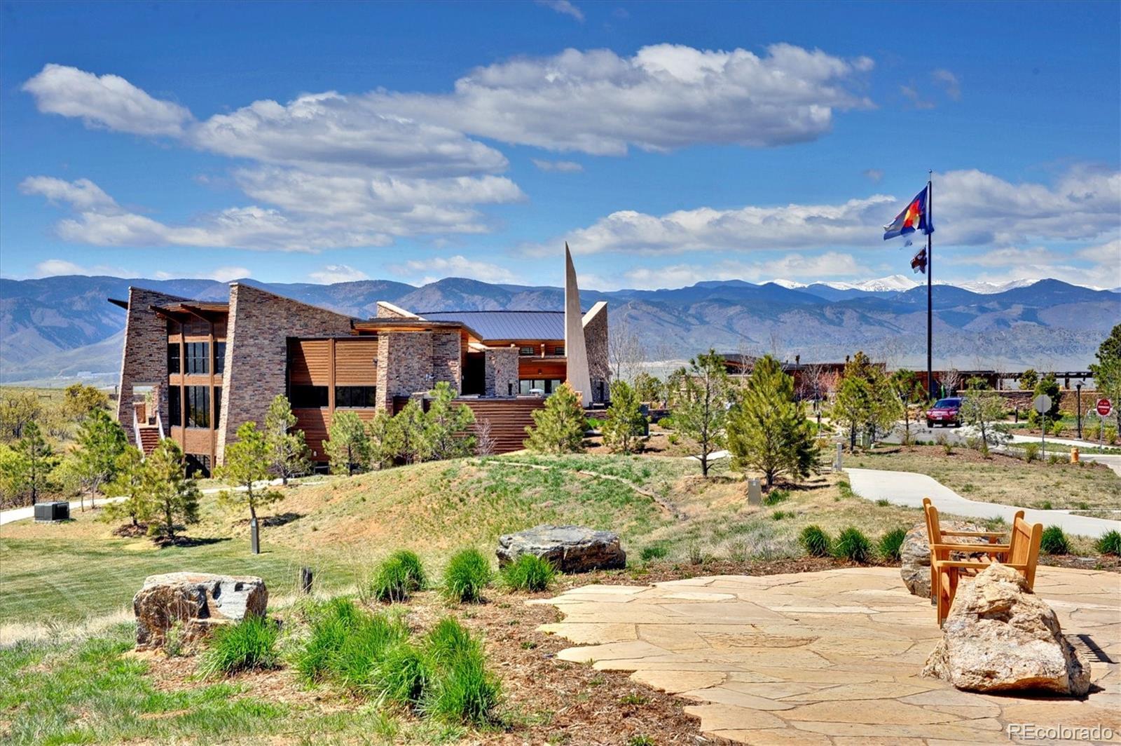 Spectacular, unobstructed panoramic mountain views from all three leve – image 48