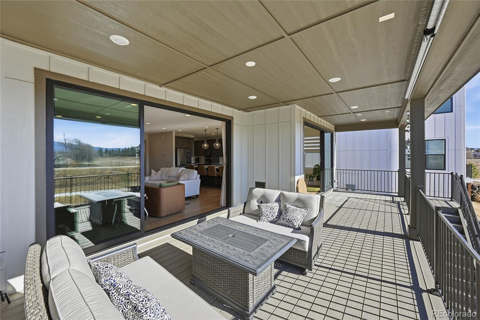 Littleton, Colorado, 80125, United States, 5 Bedrooms Bedrooms, ,7 BathroomsBathrooms,Residential,Active,2012467