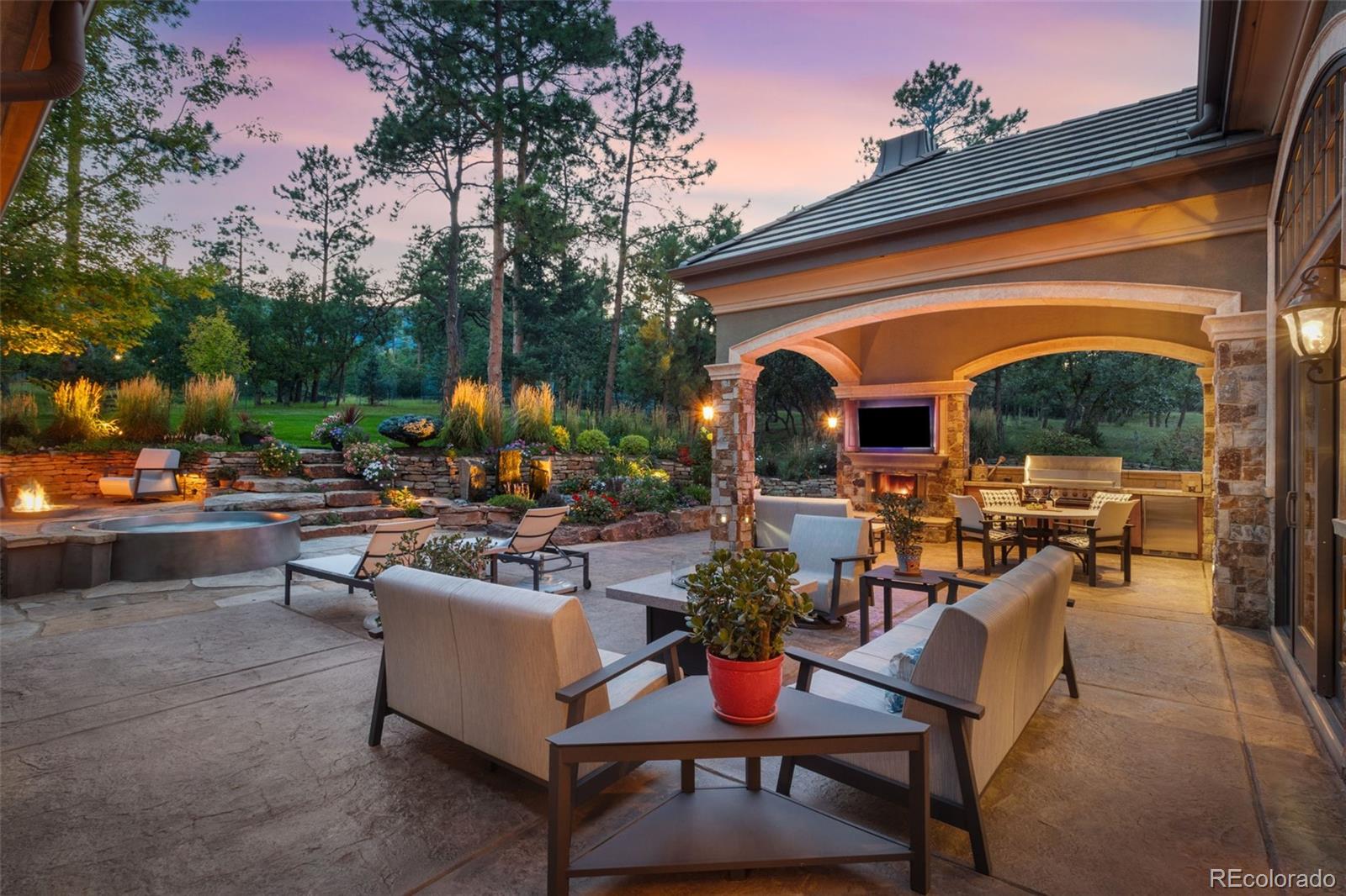 Colorado Springs, Colorado, 80906, United States, 5 Bedrooms Bedrooms, ,7 BathroomsBathrooms,Residential,Active,2017085