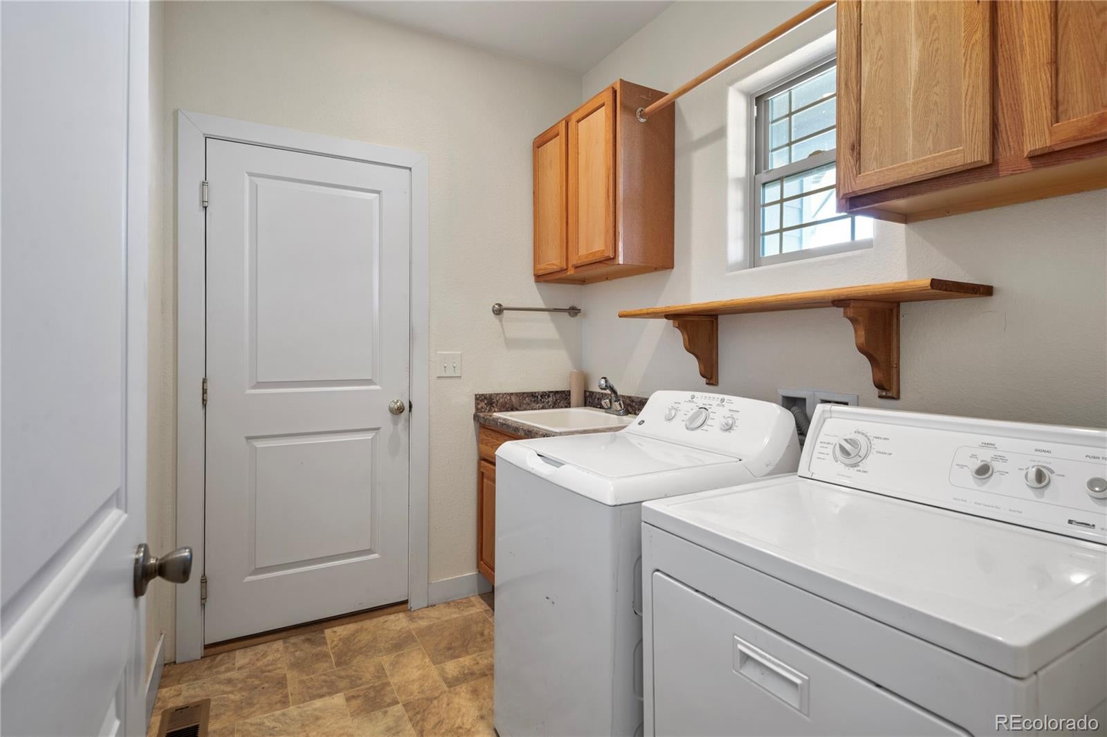 Erie, Colorado, 80516, United States, 3 Bedrooms Bedrooms, ,3 BathroomsBathrooms,Residential,Active,2012492