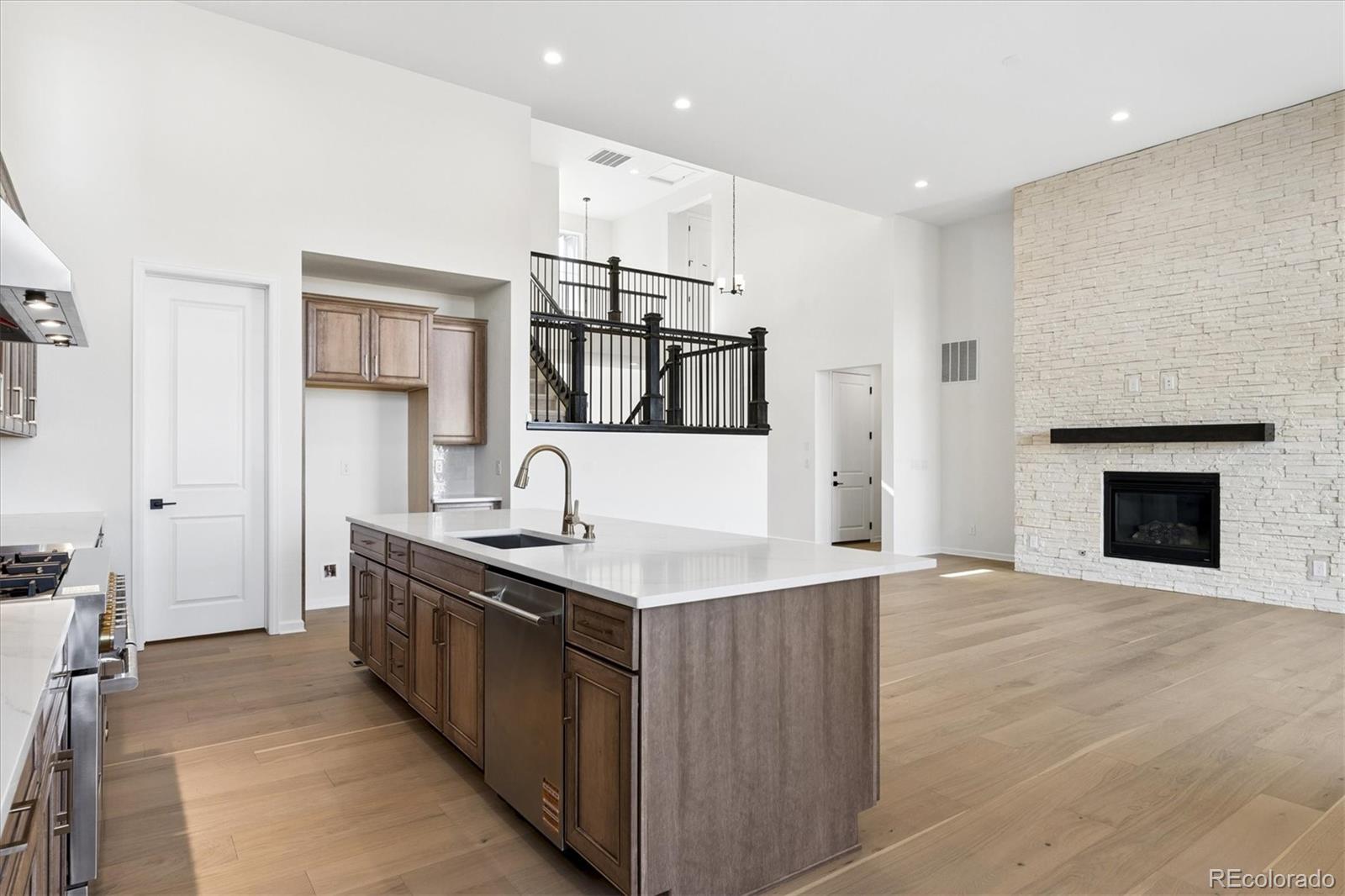 Littleton, Colorado, 80127, United States, 4 Bedrooms Bedrooms, ,4 BathroomsBathrooms,Residential,Active,2015804