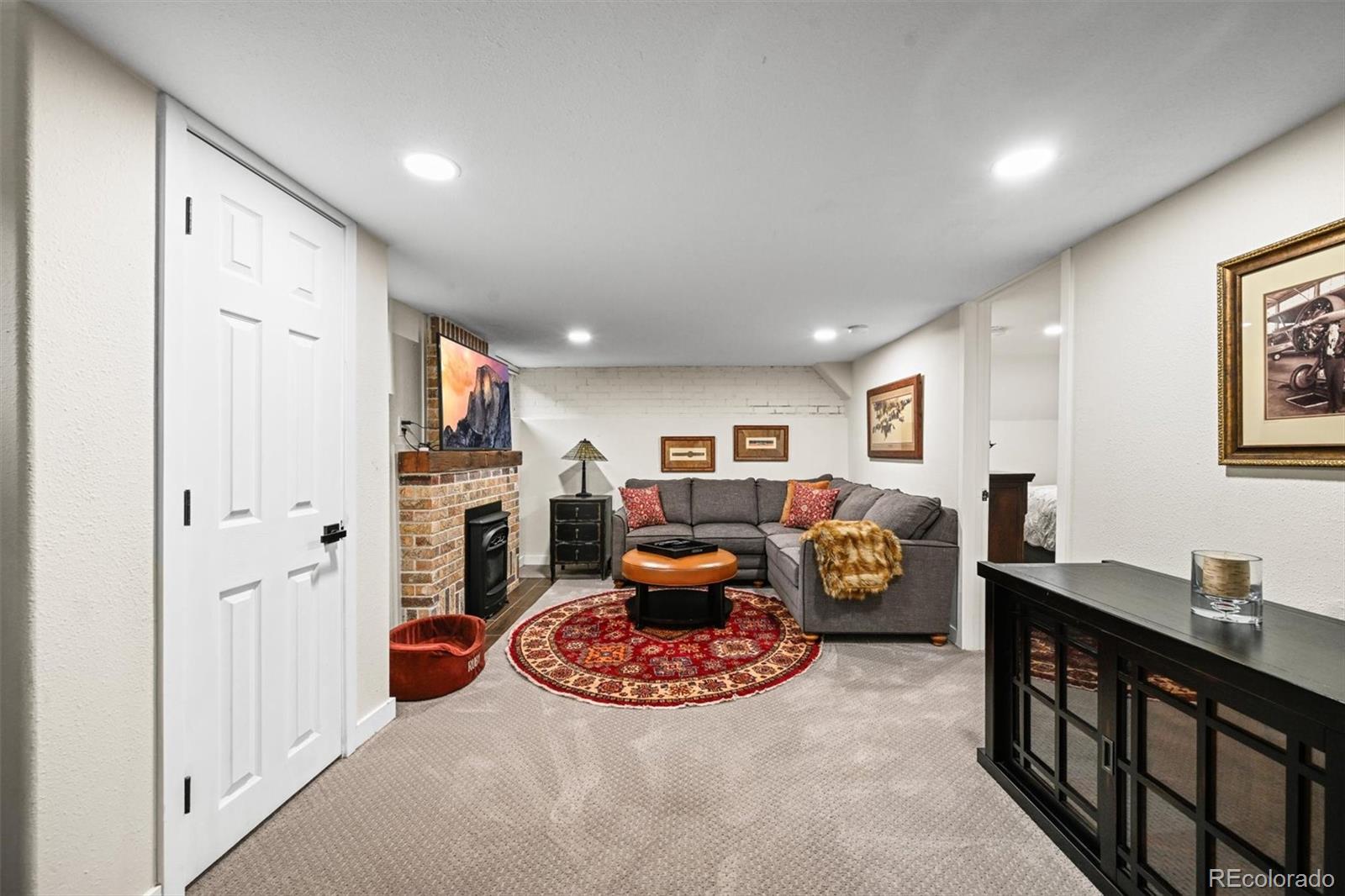 Denver, Colorado, 80210, United States, 3 Bedrooms Bedrooms, ,3 BathroomsBathrooms,Residential,Active,1892614