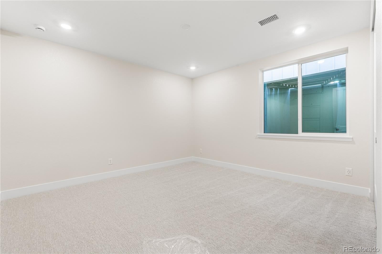 Castle Pines, Colorado, 80108, United States, 7 Bedrooms Bedrooms, ,8 BathroomsBathrooms,Residential,Active,1992239