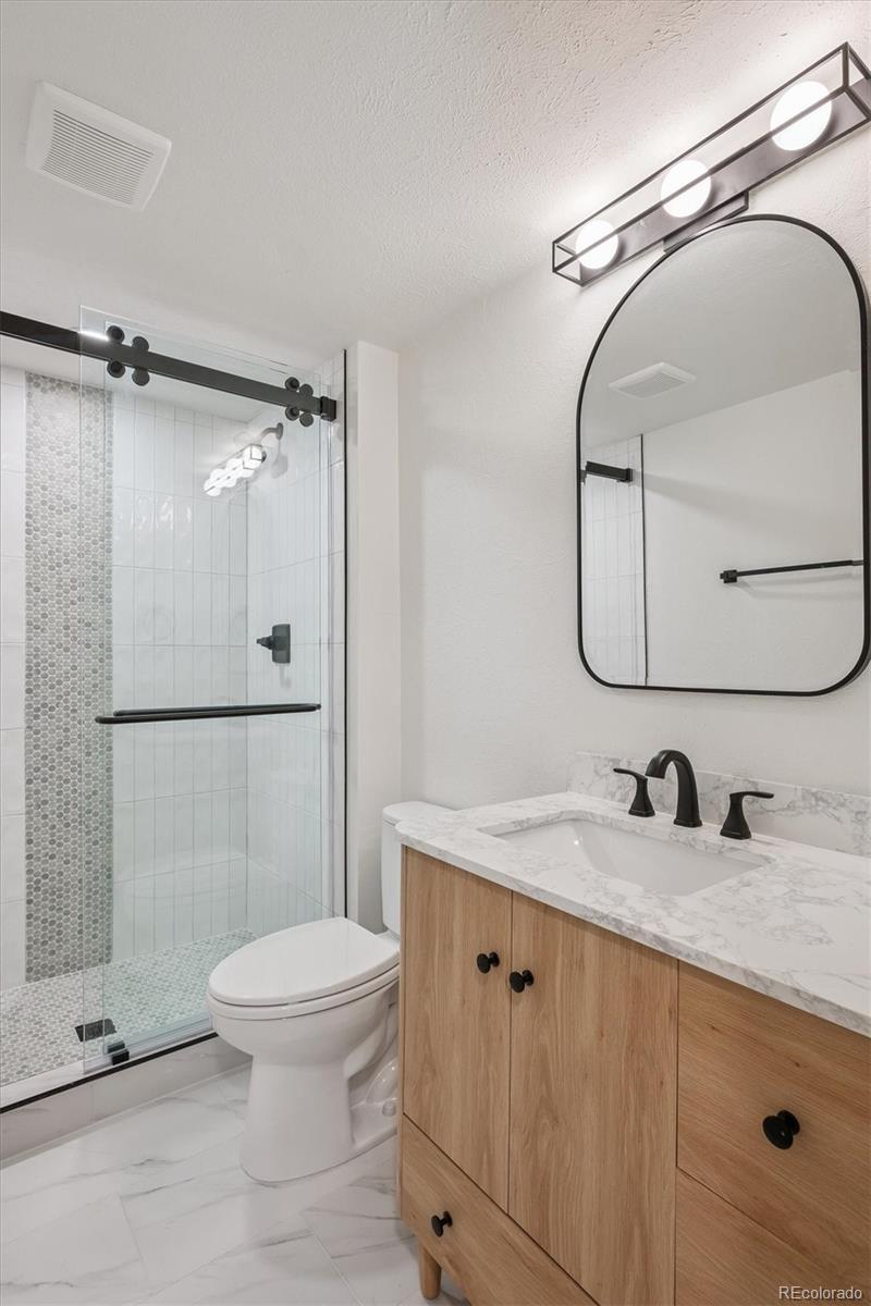 Denver, Colorado, 80237, United States, 5 Bedrooms Bedrooms, ,4 BathroomsBathrooms,Residential,Active,2008256