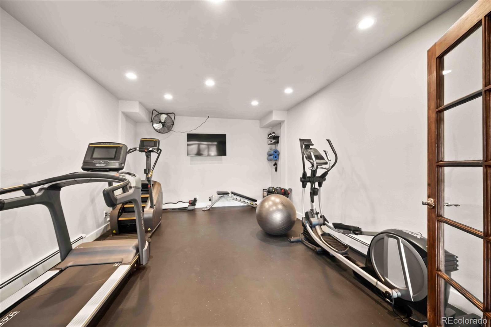 Golden, Colorado, 80401, United States, 4 Bedrooms Bedrooms, ,5 BathroomsBathrooms,Residential,Active,1922327