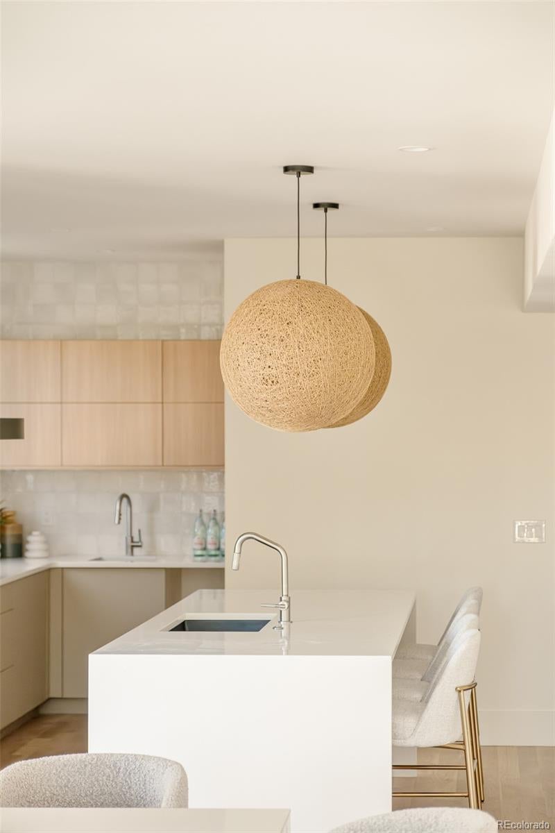 Denver, Colorado, 80206, United States, 3 Bedrooms Bedrooms, ,4 BathroomsBathrooms,Residential,Active,2007287