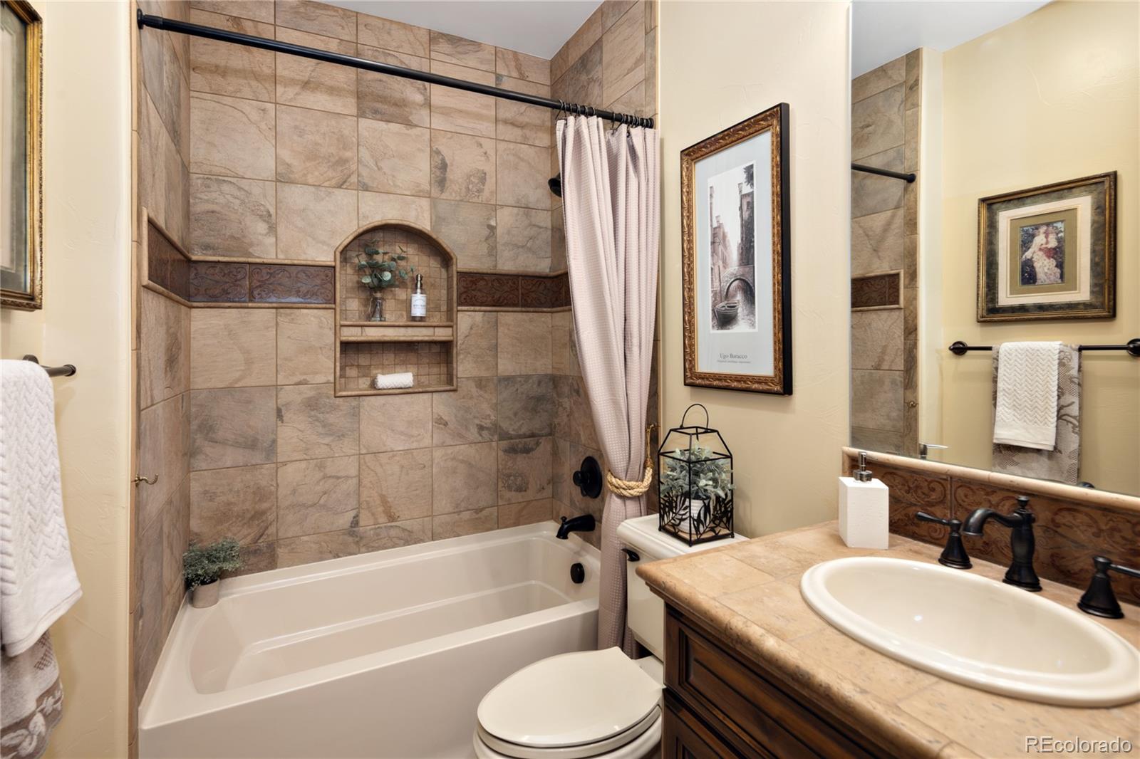 Highlands Ranch, Colorado, 80126, United States, 3 Bedrooms Bedrooms, ,5 BathroomsBathrooms,Residential,Active,2011857