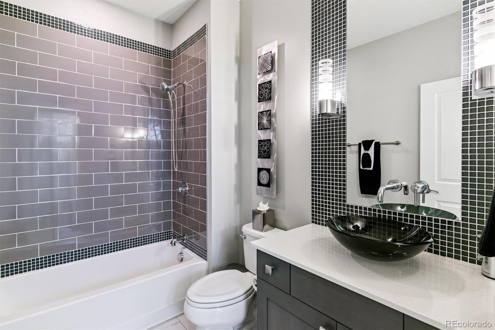 Denver, Colorado, 80205, United States, 4 Bedrooms Bedrooms, ,4 BathroomsBathrooms,Residential,Active,1905128