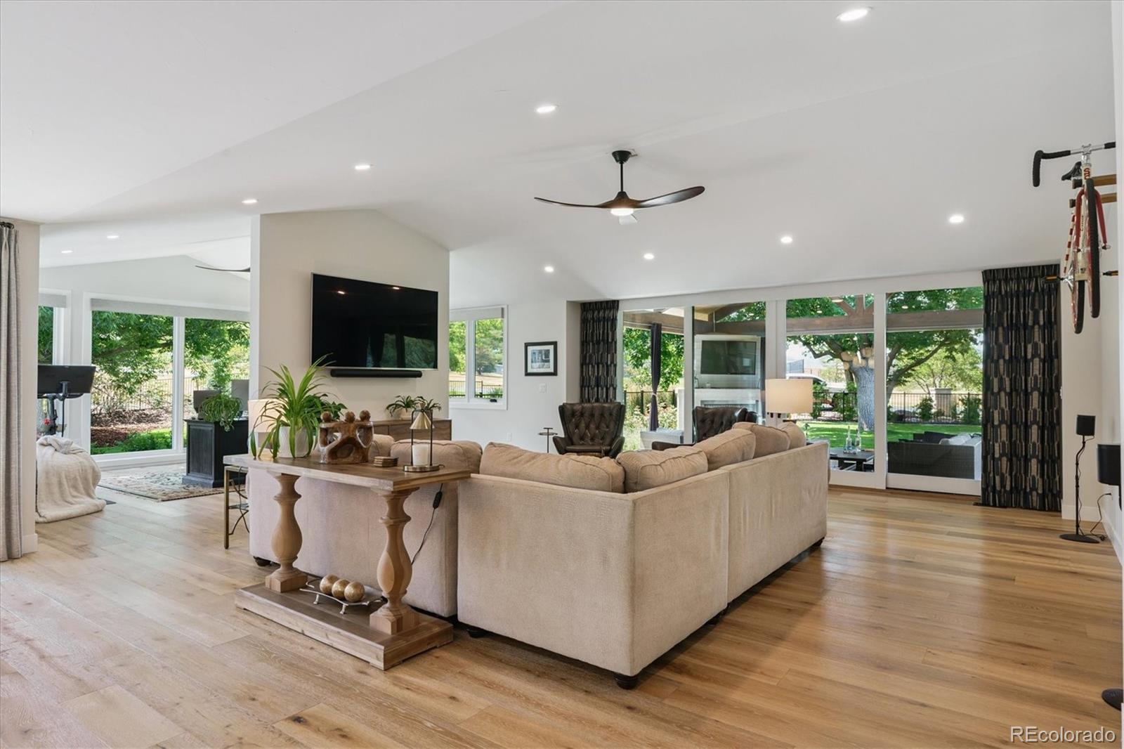 Littleton, Colorado, 80123, United States, 4 Bedrooms Bedrooms, ,5 BathroomsBathrooms,Residential,Active,2019490