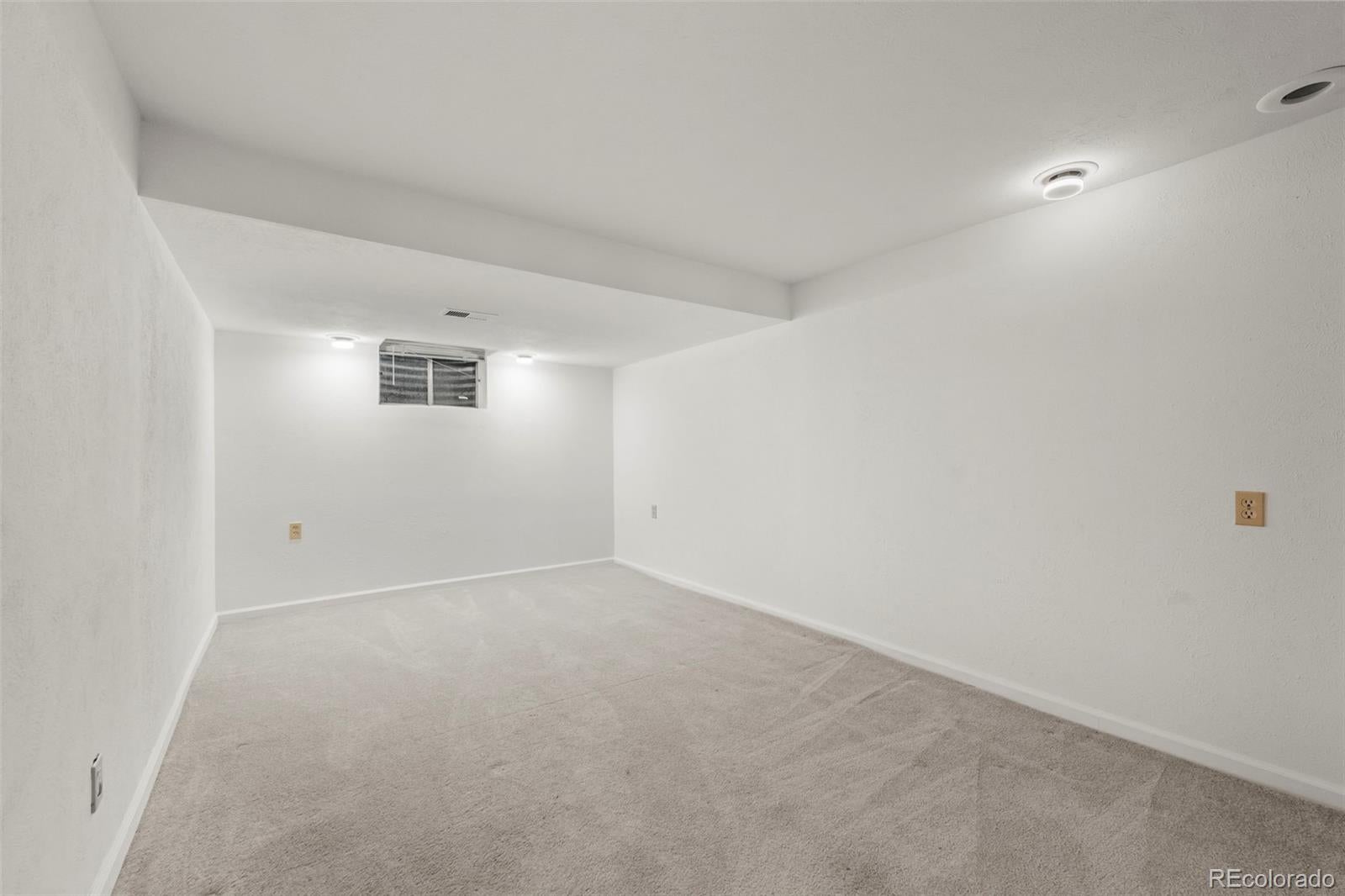 Boulder, Colorado, 80301, United States, 5 Bedrooms Bedrooms, ,4 BathroomsBathrooms,Residential,Active,1944015