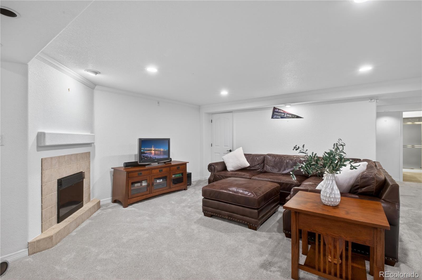 Highlands Ranch, Colorado, 80126, United States, 4 Bedrooms Bedrooms, ,4 BathroomsBathrooms,Residential,Contingent,2045675
