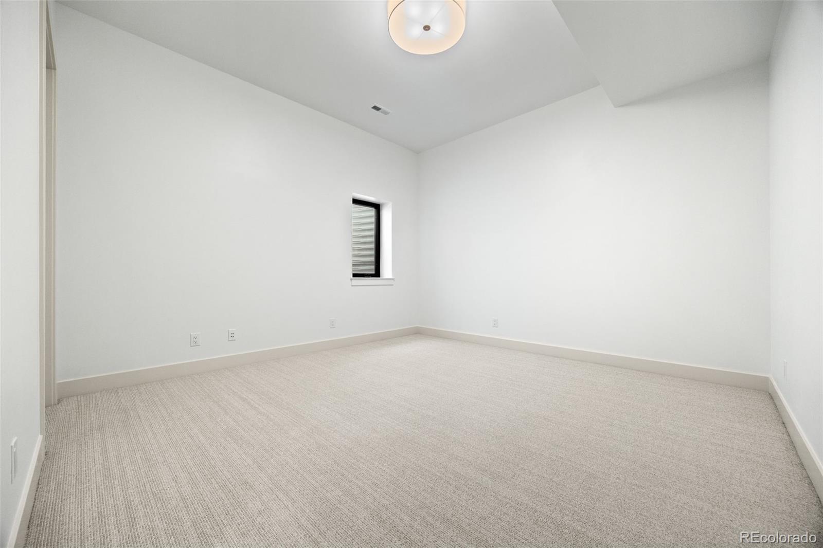 Denver, Colorado, 80210, United States, 7 Bedrooms Bedrooms, ,5 BathroomsBathrooms,Residential,Active,1953007