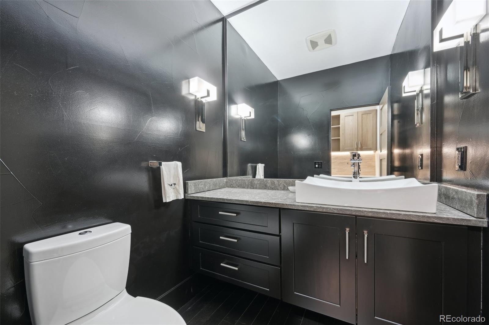 Boulder, Colorado, 80302, United States, 5 Bedrooms Bedrooms, ,6 BathroomsBathrooms,Residential,Active,1944020