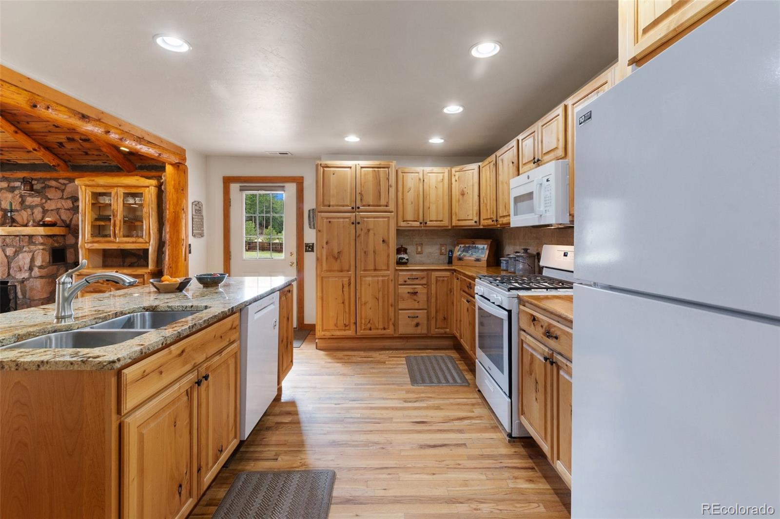 Woodland Park, Colorado, 80863, United States, 2 Bedrooms Bedrooms, ,2 BathroomsBathrooms,Residential,Active,2042765
