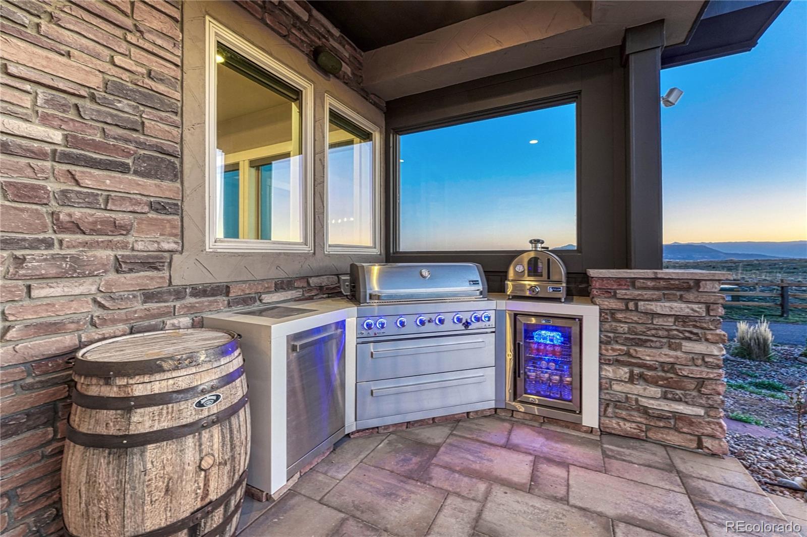 Castle Rock, Colorado, 80109, United States, 5 Bedrooms Bedrooms, ,6 BathroomsBathrooms,Residential,Active,1986908