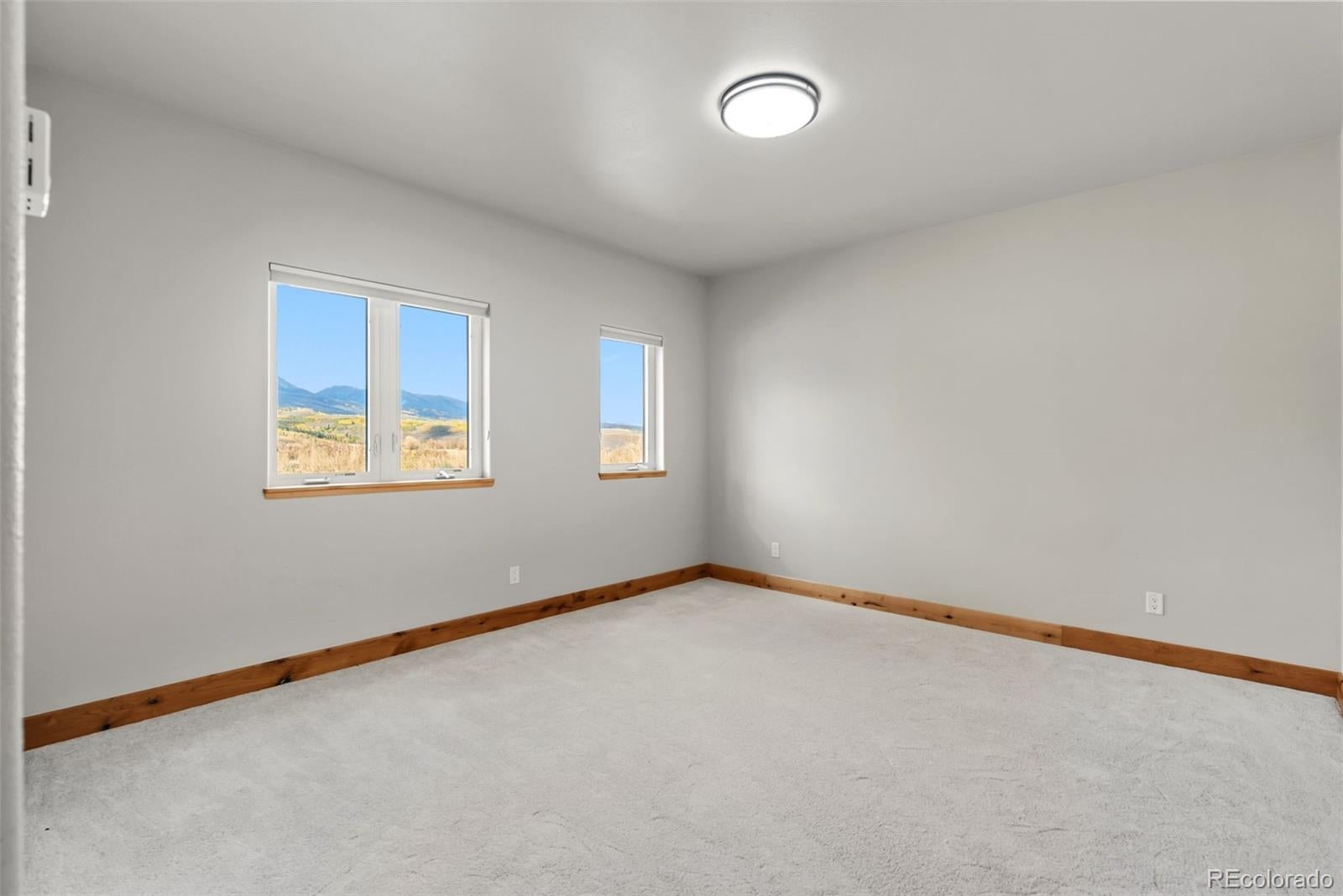 Silverthorne, Colorado, 80498, United States, 6 Bedrooms Bedrooms, ,4 BathroomsBathrooms,Residential,Active,1959532