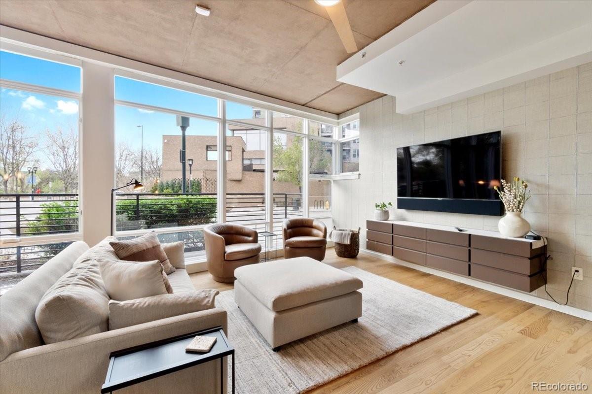 Denver, Colorado, 80202, United States, 3 Bedrooms Bedrooms, ,3 BathroomsBathrooms,Residential,Active,1943795