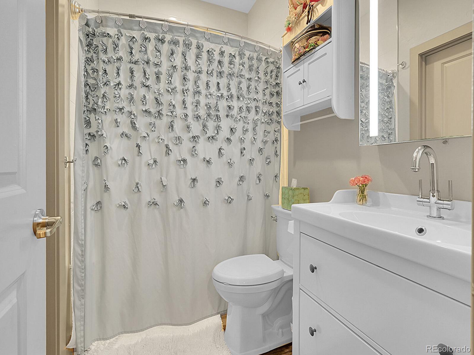 Denver, Colorado, 80212, United States, 4 Bedrooms Bedrooms, ,3 BathroomsBathrooms,Residential,Active,1946316