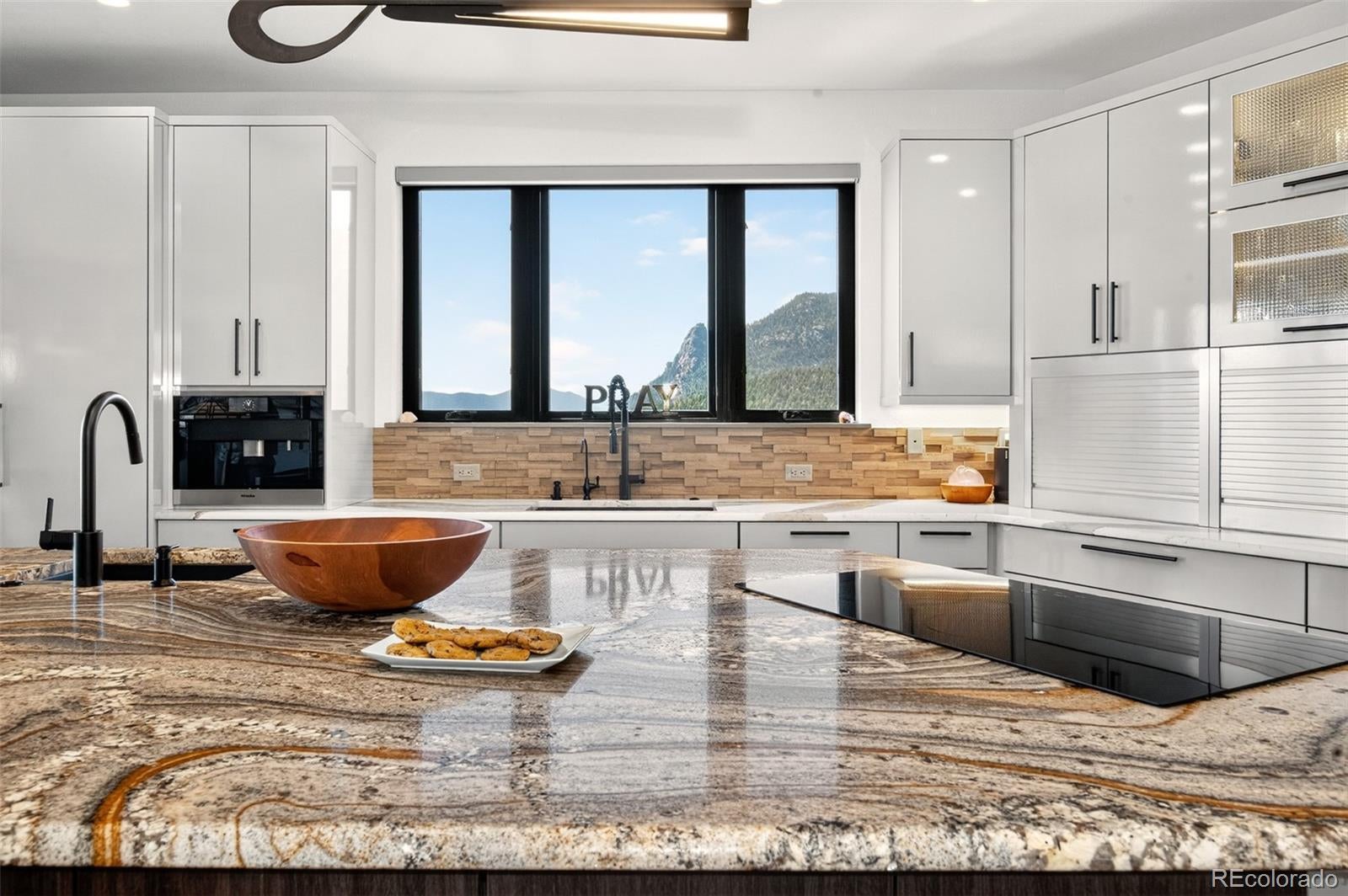 Manitou Springs, Colorado, 80829, United States, 4 Bedrooms Bedrooms, ,3 BathroomsBathrooms,Residential,Active,1933732