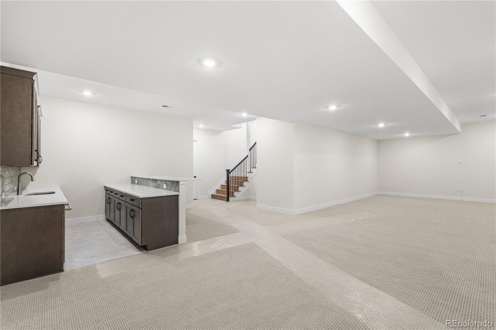 Lone Tree, Colorado, 80134, United States, 6 Bedrooms Bedrooms, ,7 BathroomsBathrooms,Residential,Active,1952989