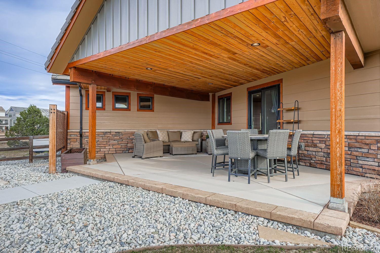 Littleton, Colorado, 80125, United States, 4 Bedrooms Bedrooms, ,5 BathroomsBathrooms,Residential,Active,2008311