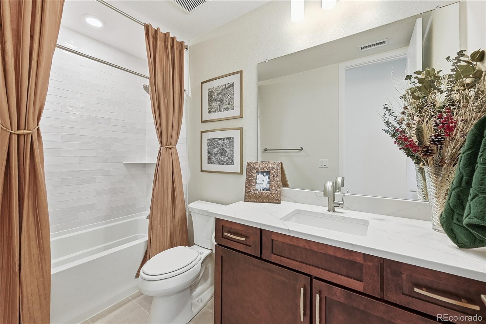 Littleton, Colorado, 80125, United States, 5 Bedrooms Bedrooms, ,7 BathroomsBathrooms,Residential,Active,2012467