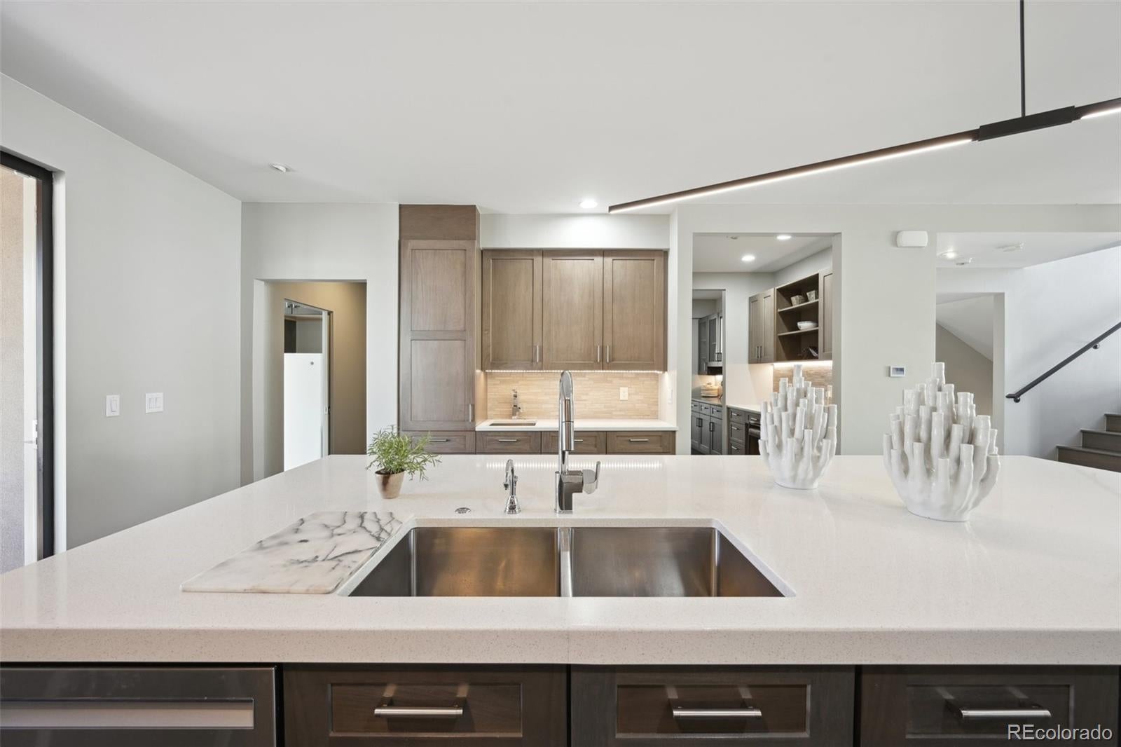 Boulder, Colorado, 80302, United States, 5 Bedrooms Bedrooms, ,6 BathroomsBathrooms,Residential,Active,1944020