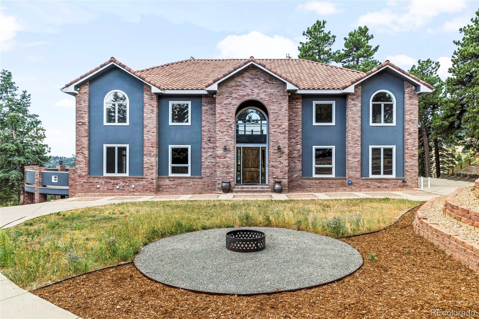 Golden, Colorado, 80401, United States, 4 Bedrooms Bedrooms, ,5 BathroomsBathrooms,Residential,Active,1922327