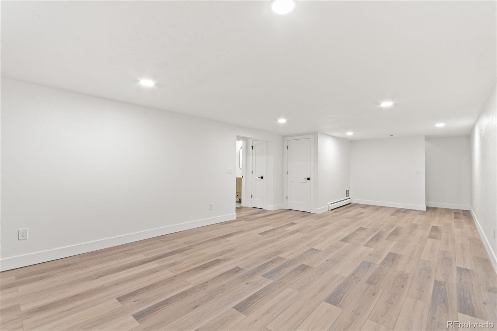 Denver, Colorado, 80237, United States, ,4 BathroomsBathrooms,Residential,Active,1894229