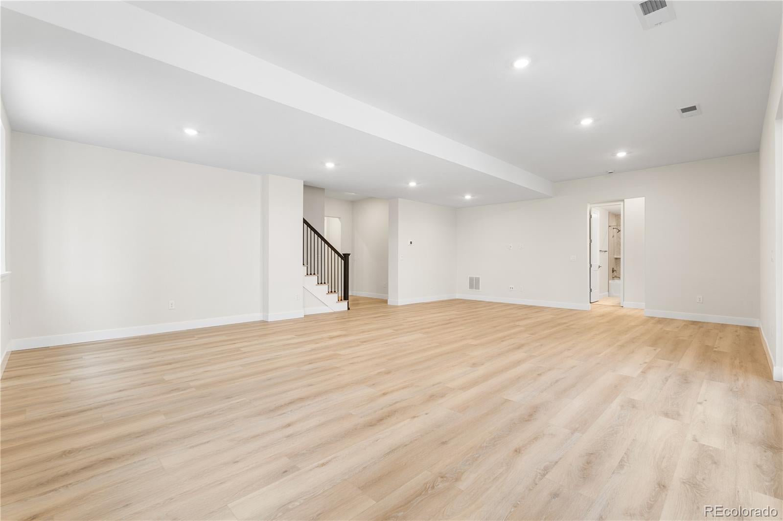 Lone Tree, Colorado, 80134, United States, 6 Bedrooms Bedrooms, ,6 BathroomsBathrooms,Residential,Active,2010173